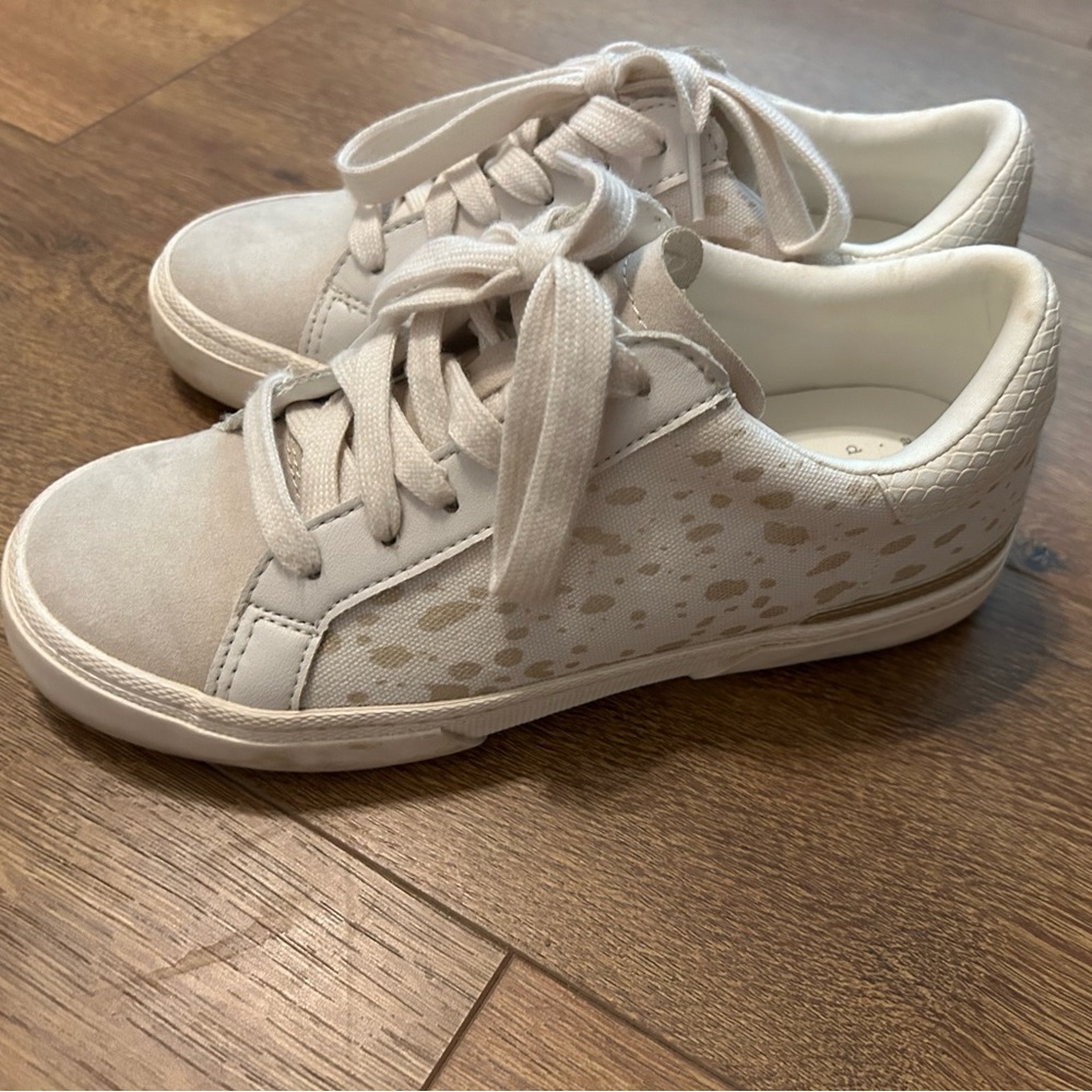 Women’s cream print sneakers